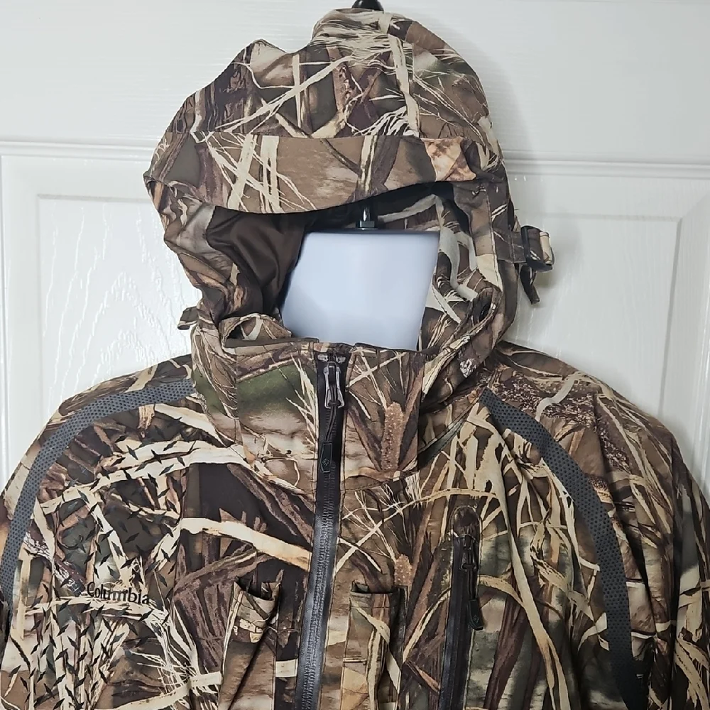 Columbia Men's PHG Omni Heat Tech Waterproof  Camouflage Jacket Size Medium